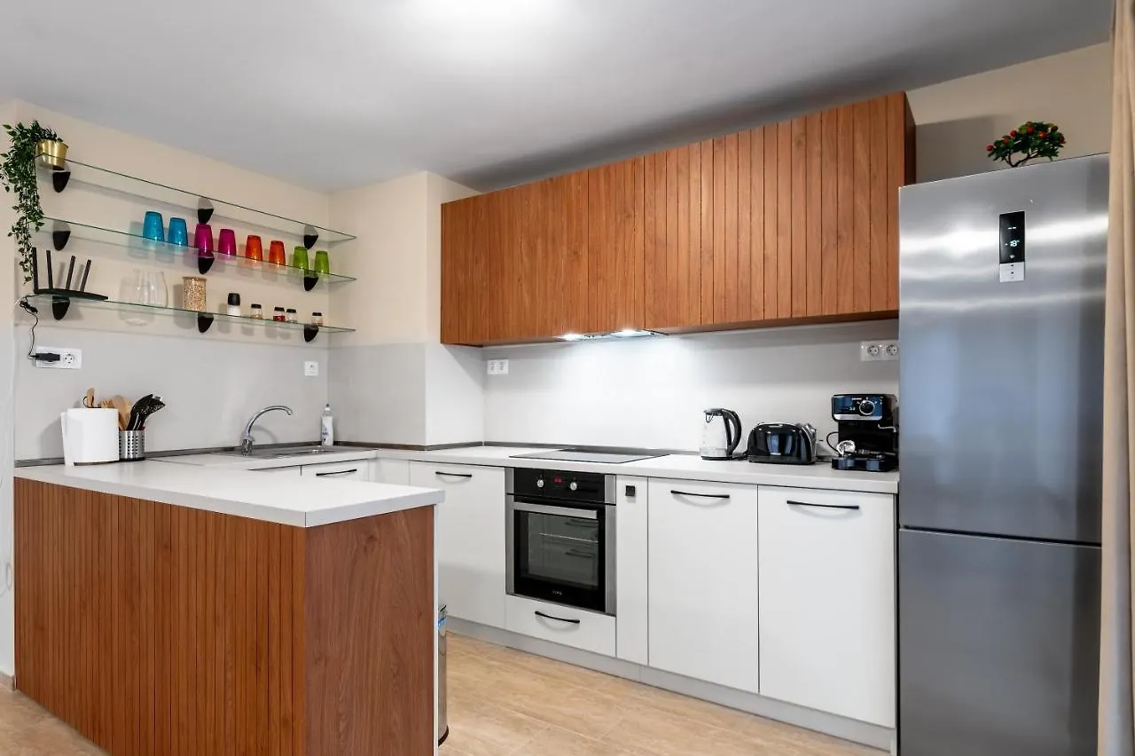 דירות סופיה Chic 2Bd Flat With Modern Furniture On Aldomirovska By Flat Mаnager